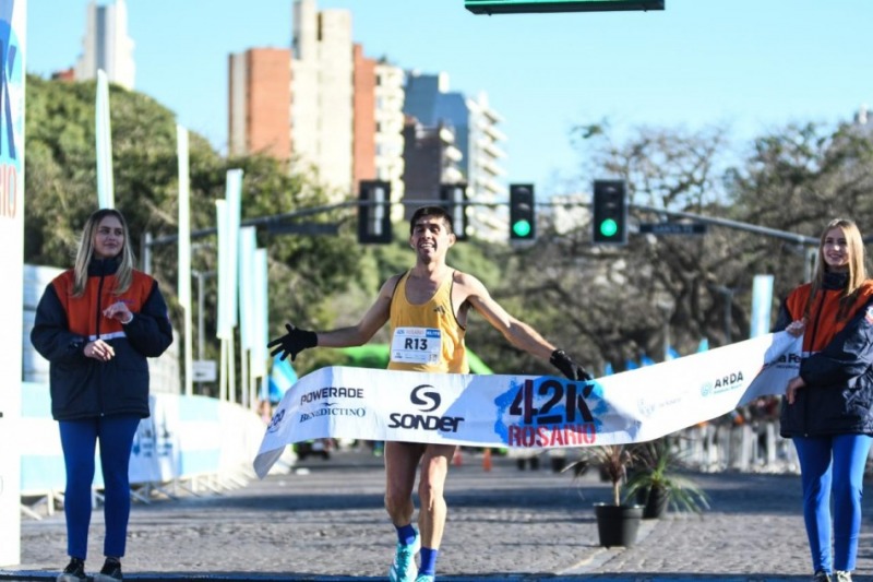 Gustavo Fernndez dueo de la Maratn Internacional de Rosario